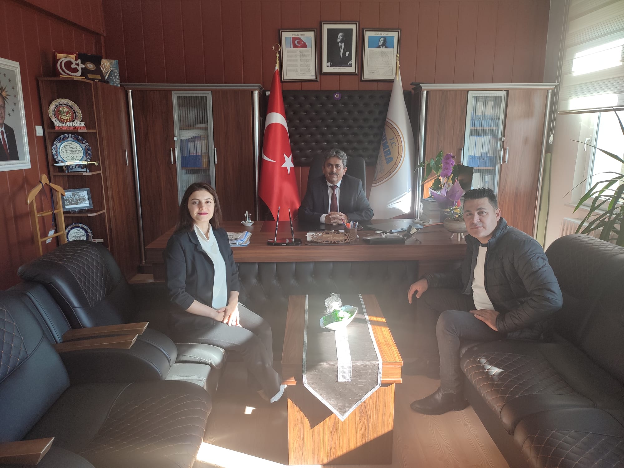 Çumra Ticaret Ve Sanayi Odası, Öğretmenler Günü Münasebetiyle Çumra İlçe Milli Eğitim Müdürlüğüne Zi